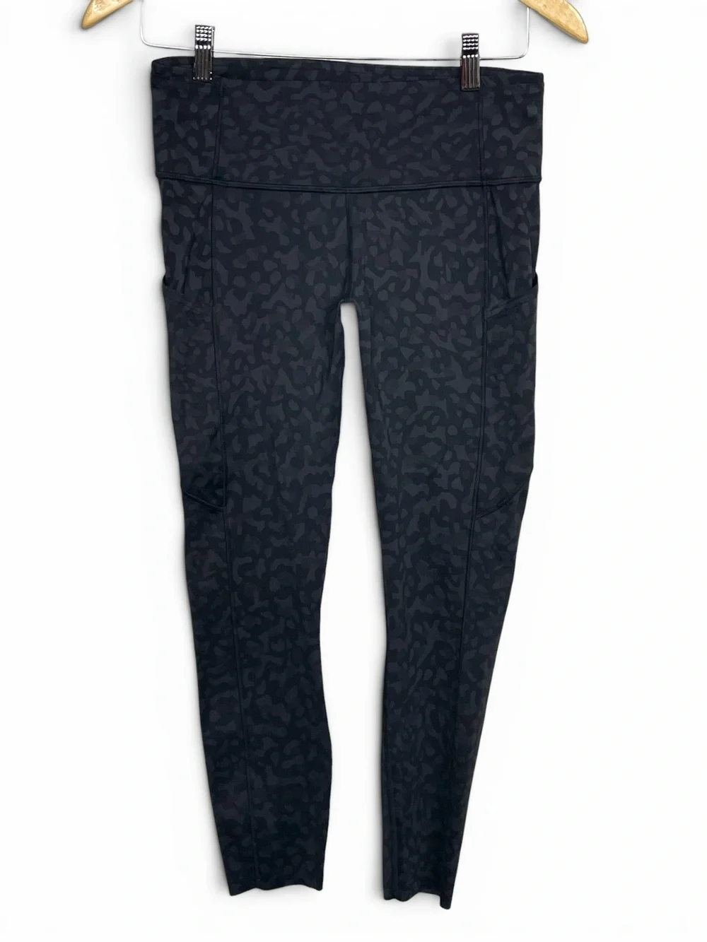 lululemon Fast and Free tight ll Black camo Leggings with pockets size 8